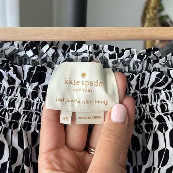 Kate Spade Ruffle Off-The-Shoulder Black & White Arrow‎ Stripe Midi Dress - Picture 5 of 7